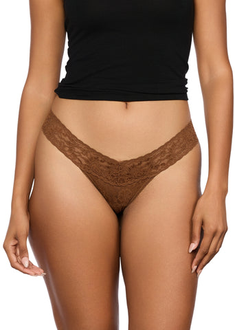 Signature Lace® Low Rise Thong Macchiato Brown