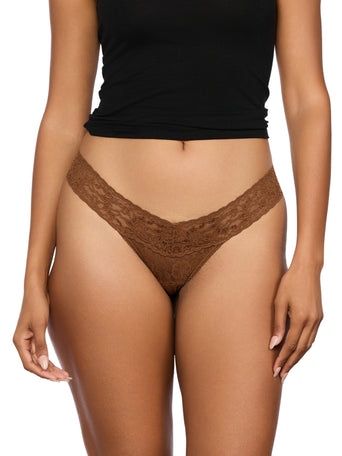 Signature Lace® Low Rise Thong Macchiato Brown