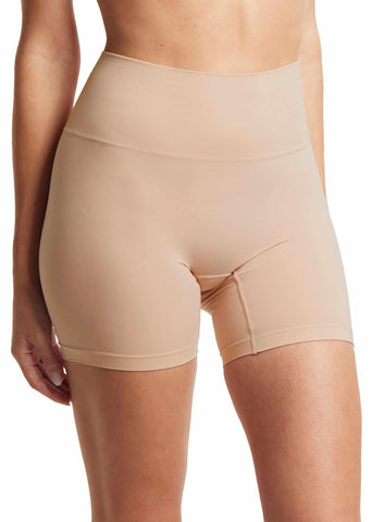 Chai HANKY PANKY BODY™ High Rise Bike Short - On Model Side View, Seamless High Waist | Hanky Panky