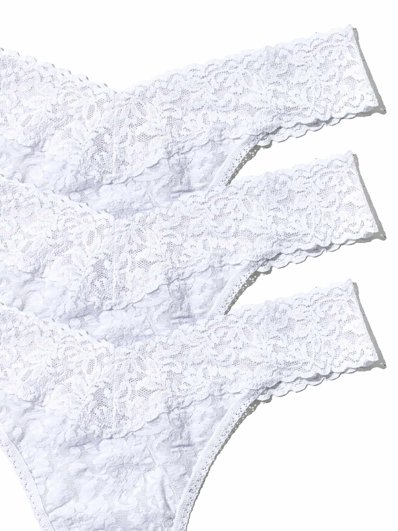 3 Pack Signature Lace® Original Rise Thongs White - Scalloped Lace Waistband Close-Up | Hanky Panky