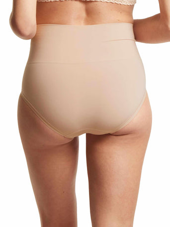 Chai HANKY PANKY BODY™ High Waist Boyshort - Back View On Model | Hanky Panky