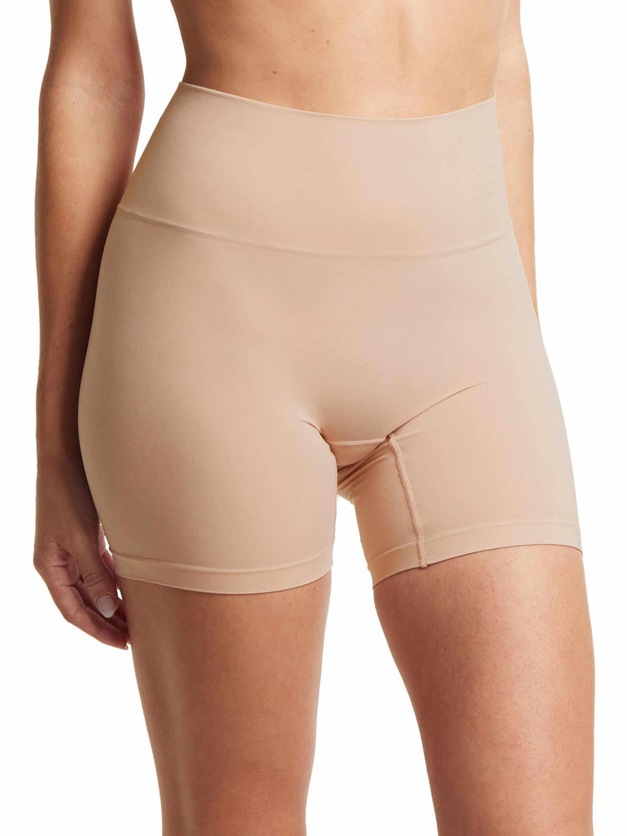 Chai HANKY PANKY BODY™ High Rise Bike Short - On Model Side View, Seamless High Waist | Hanky Panky