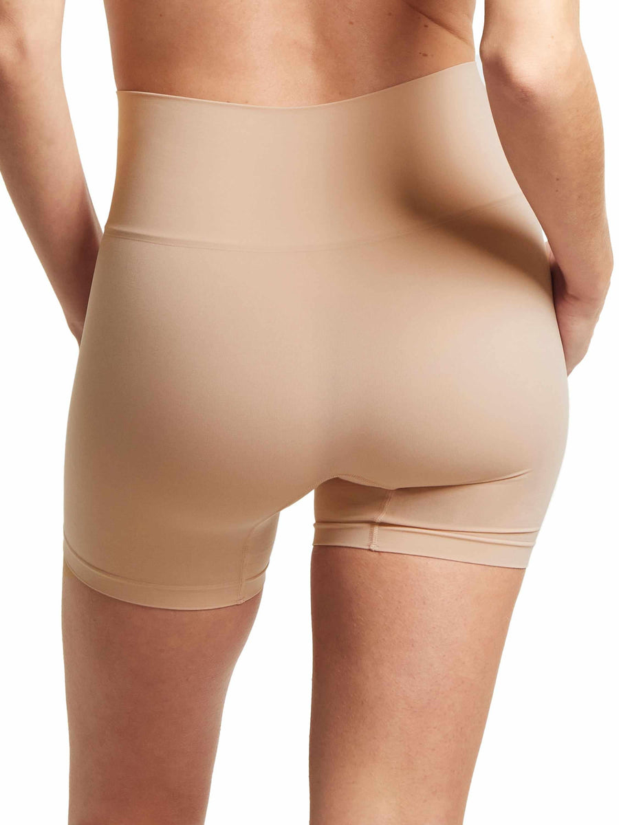 Chai HANKY PANKY BODY™ High Rise Bike Short - On Model Back View, Smooth No-VPL Fit | Hanky Panky