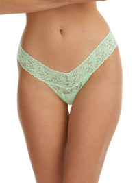 Signature Lace Low Rise Thong Starfruit Green