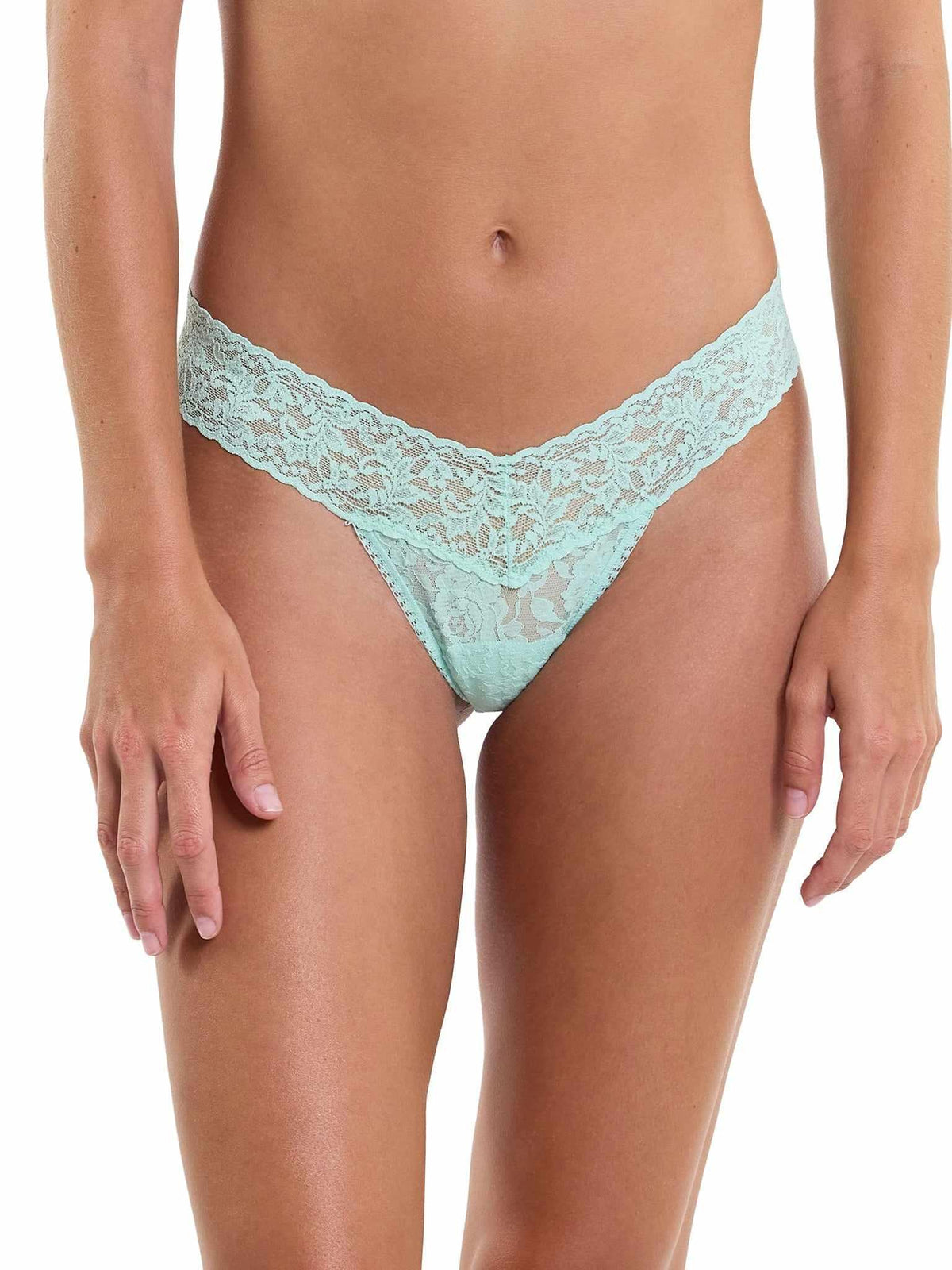 Signature Lace® Low Rise Thong Pistachio