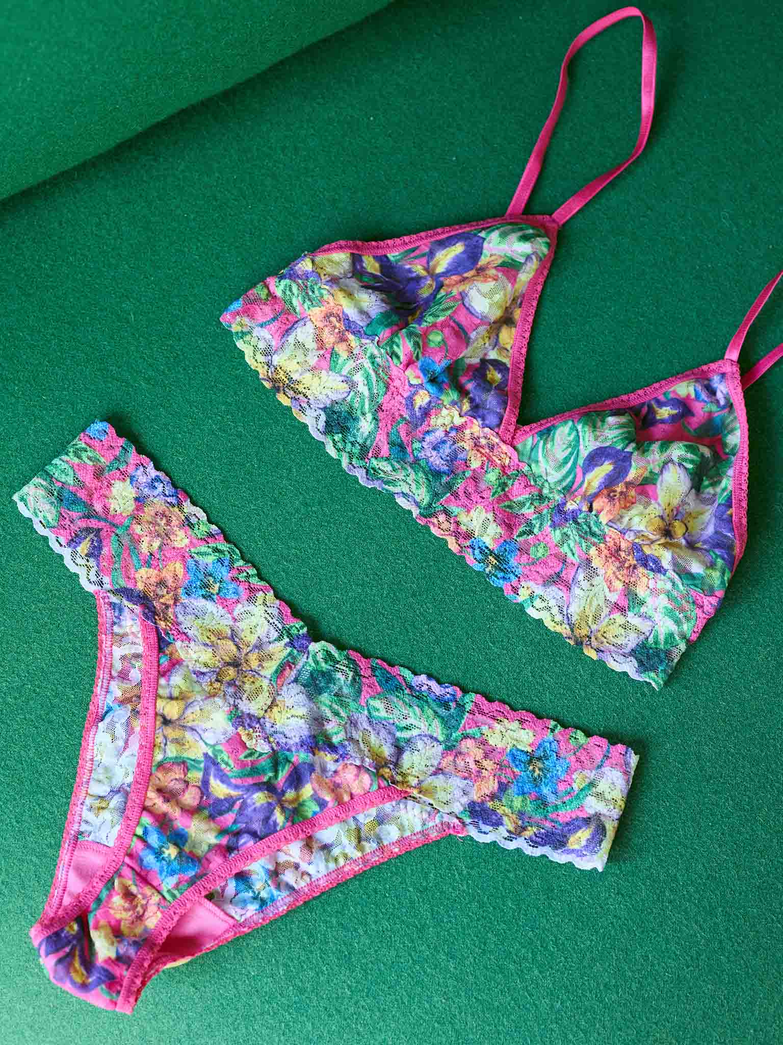 Printed Signature Lace® Original Rise Thong Radiant Pink | Hanky